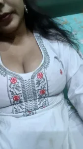 HOT_RESHMA