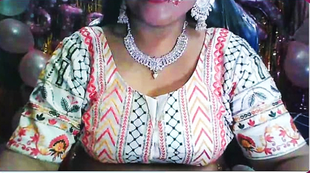 Pooja sexy image - Photo 16