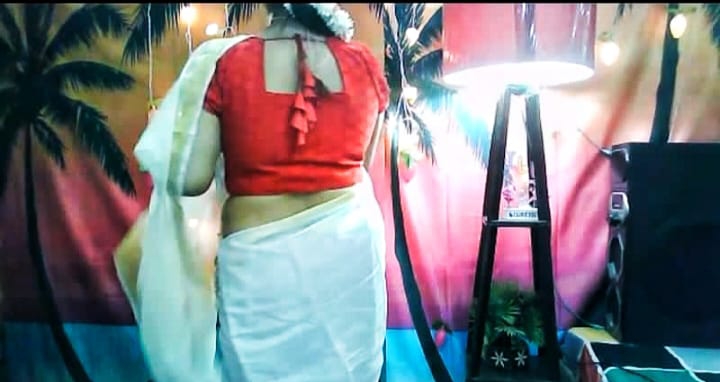 Pooja sexy image - Photo 21